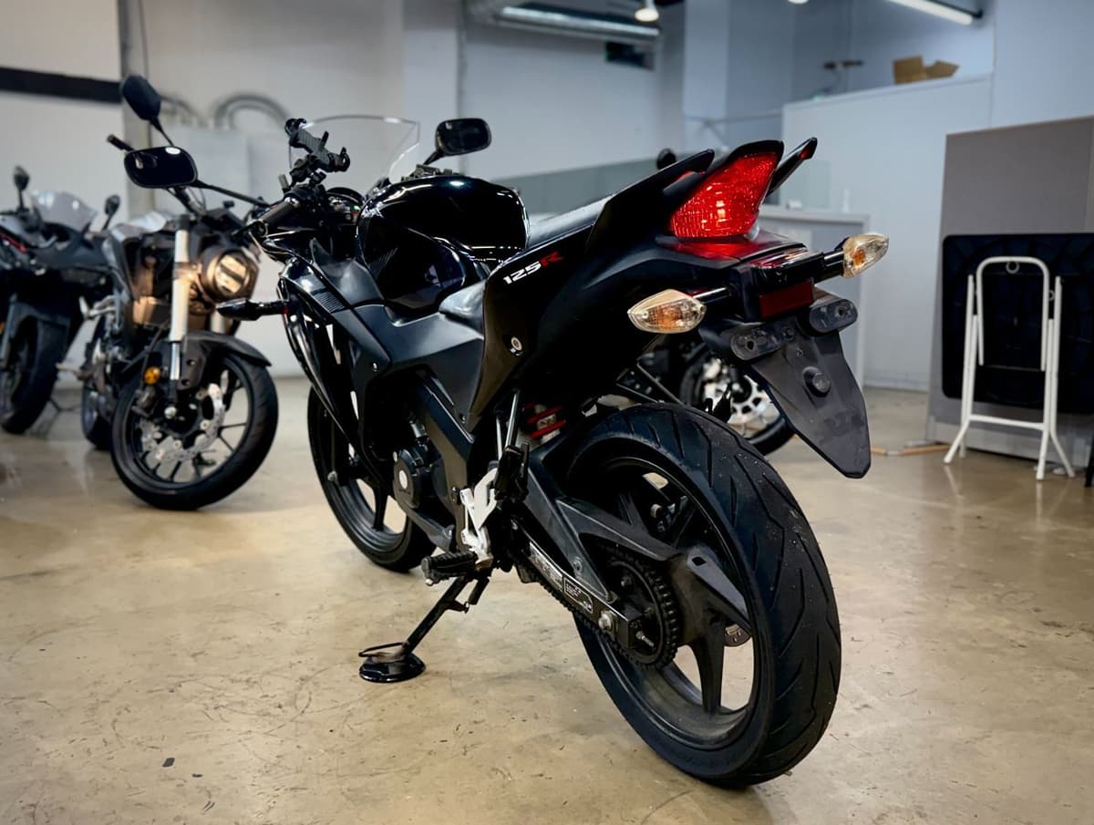 혼다 CBR 125 R 10
