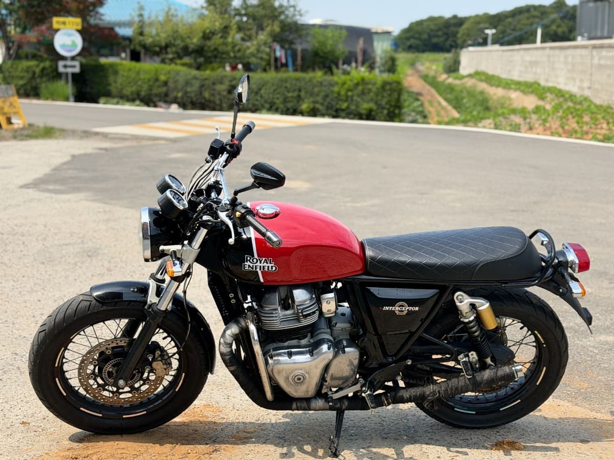 로얄엔필드 인터셉터 650 4