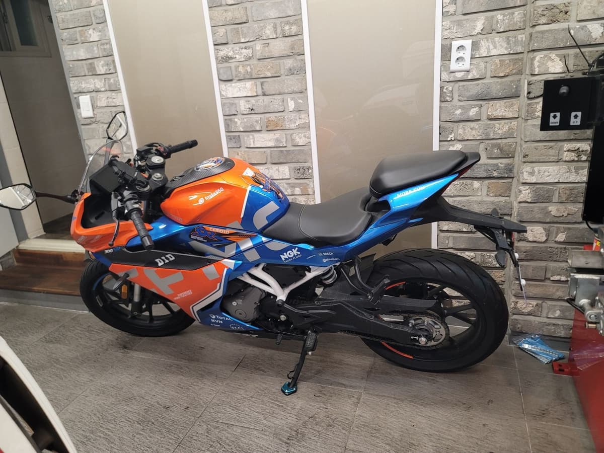 CF모토 300 SR 1