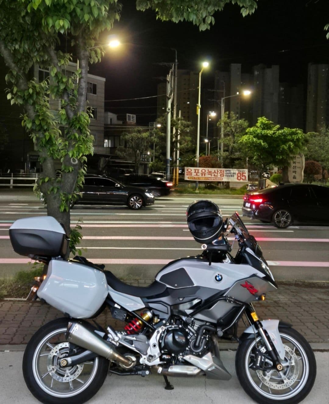 BMW F 900 XR 19