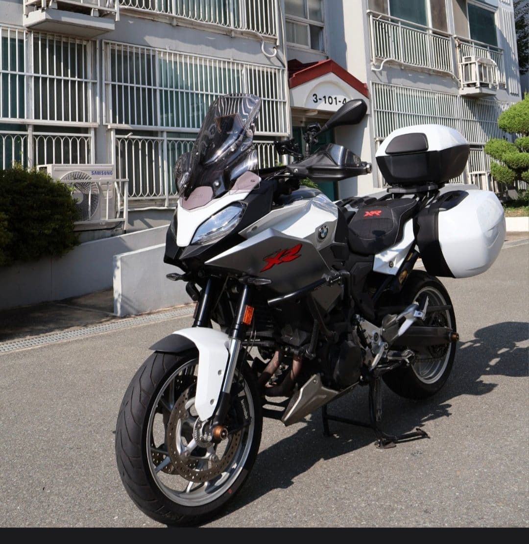 BMW F 900 XR 1