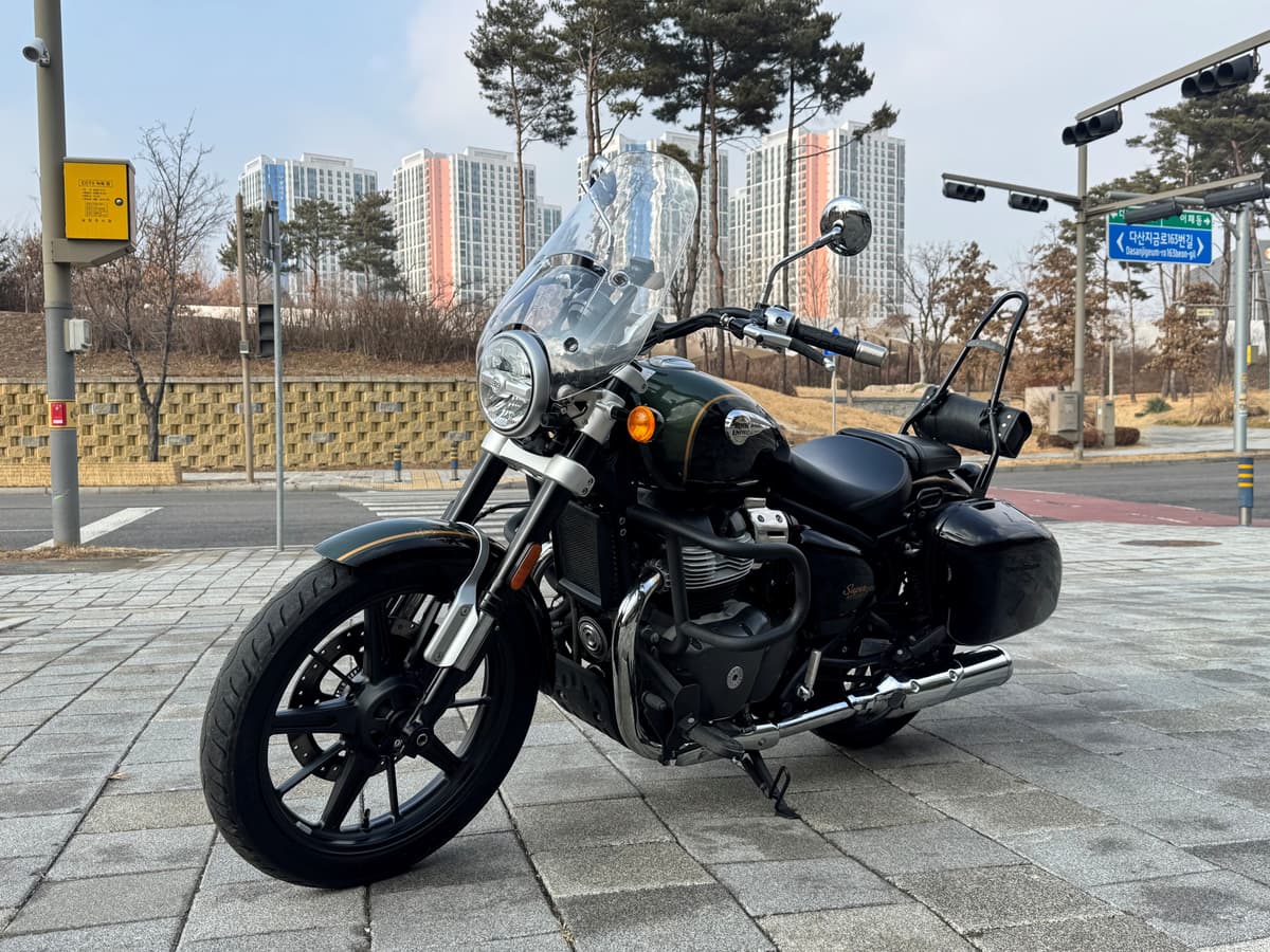 로얄엔필드 슈퍼메테오 650 1