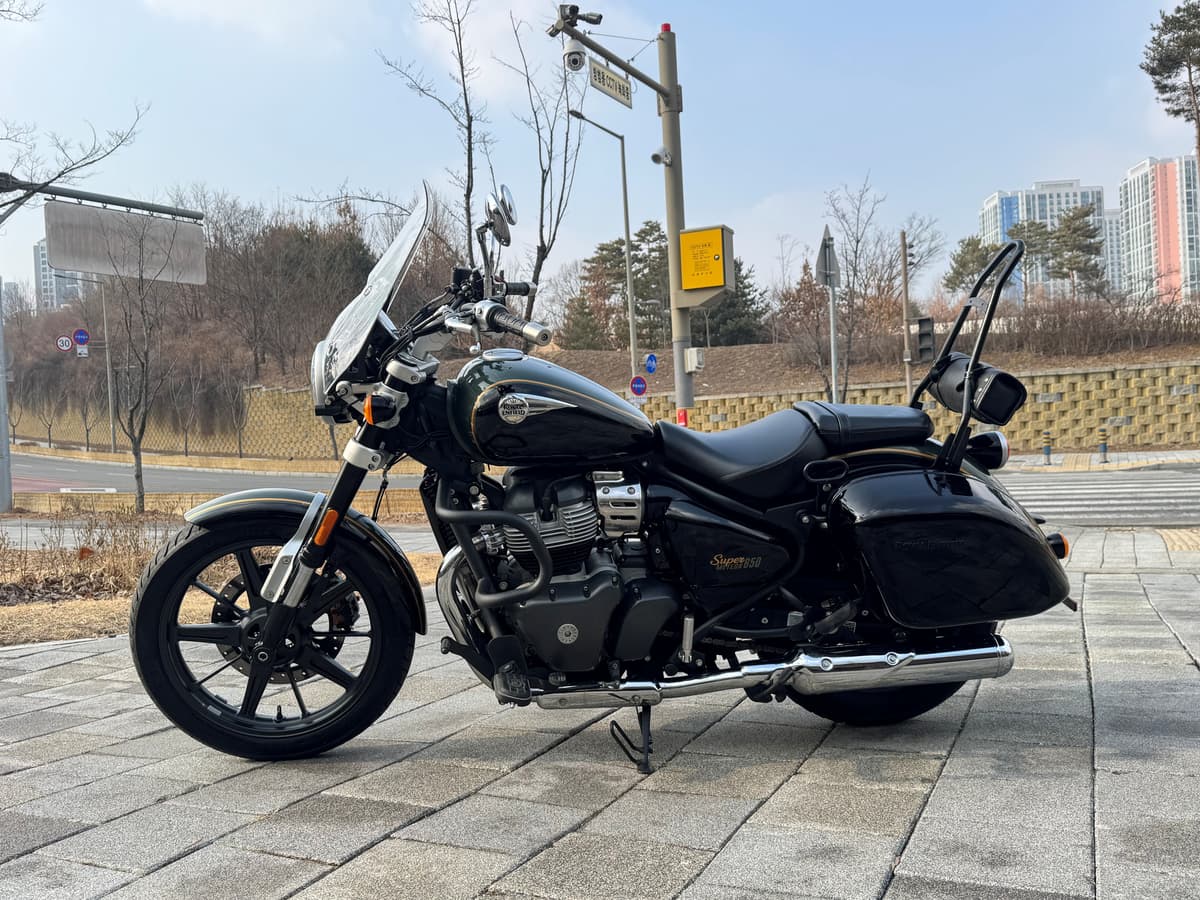 로얄엔필드 슈퍼메테오 650 2