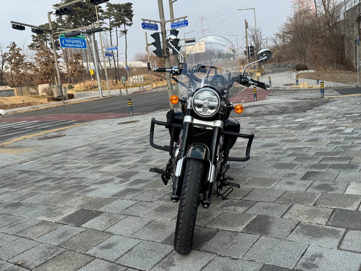 로얄엔필드 슈퍼메테오 650 3