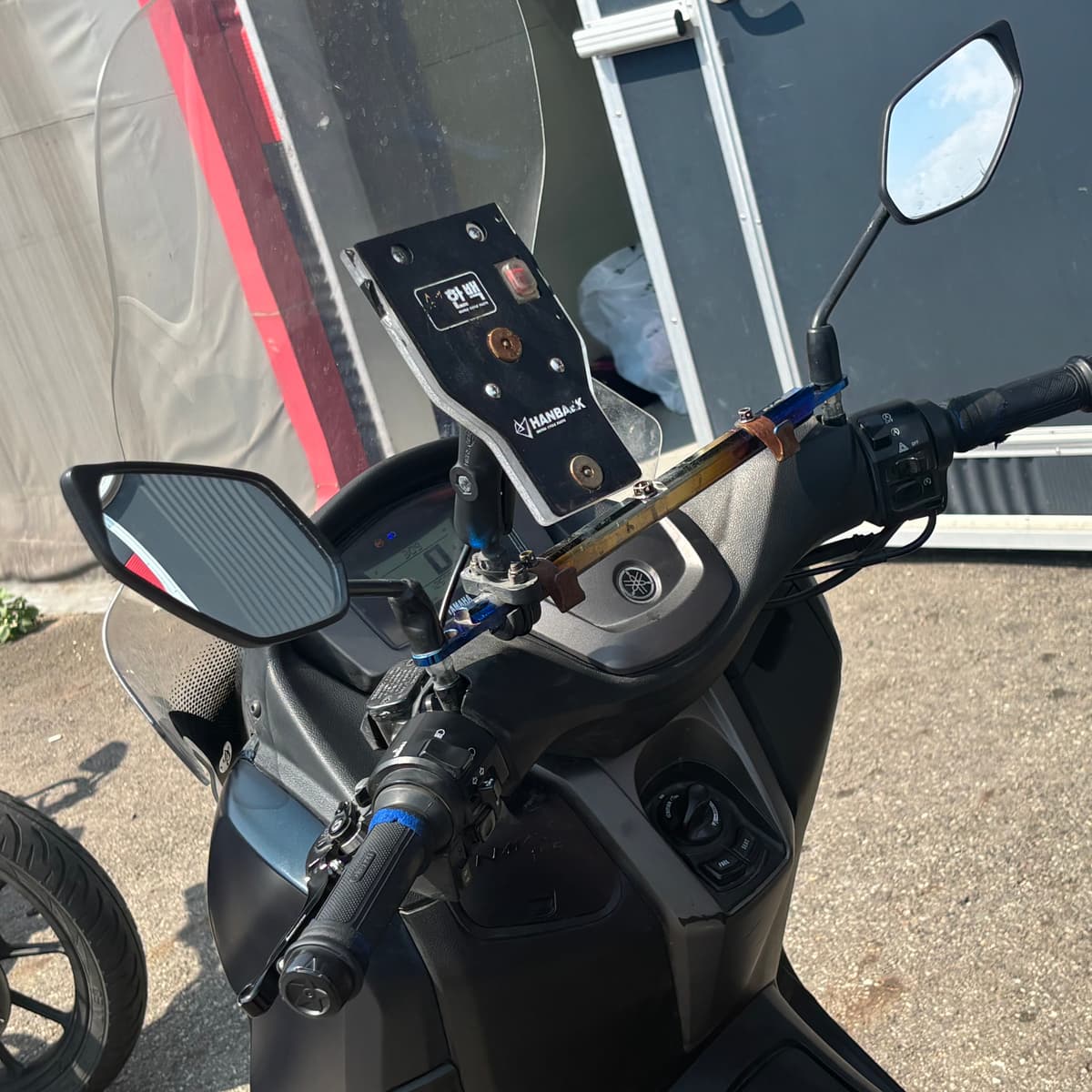 야마하 NMAX 155 8