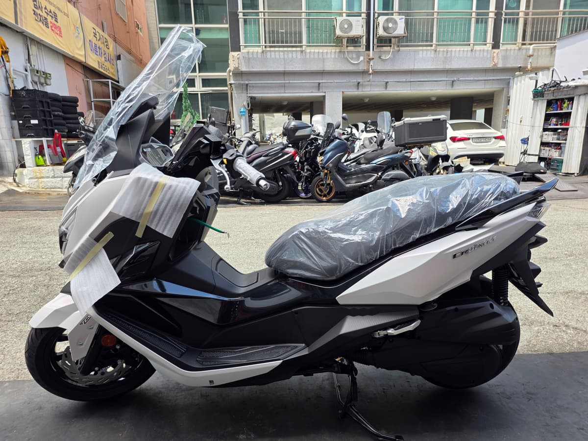 SYM 크루심 125 알파 ABS 10
