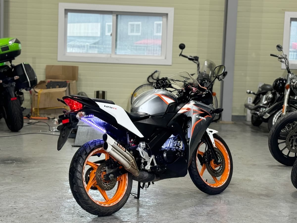 혼다 CBR 125 R 6