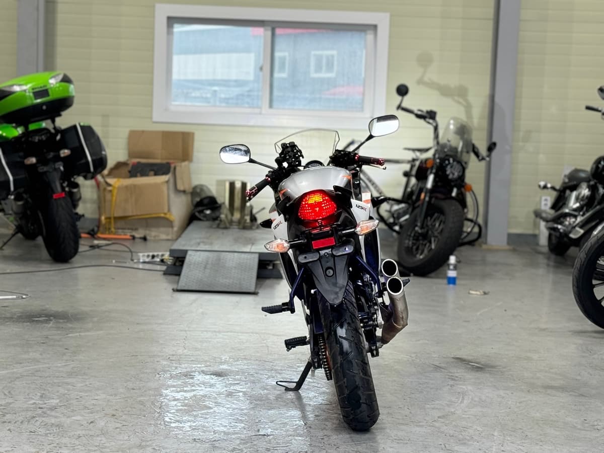 혼다 CBR 125 R 7