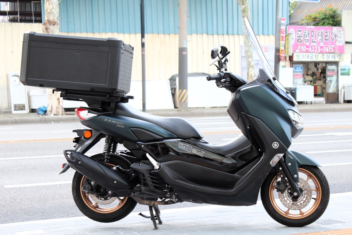 야마하 NMAX 155 11
