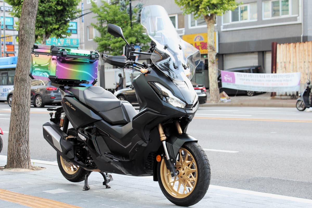 혼다 ADV 350 4