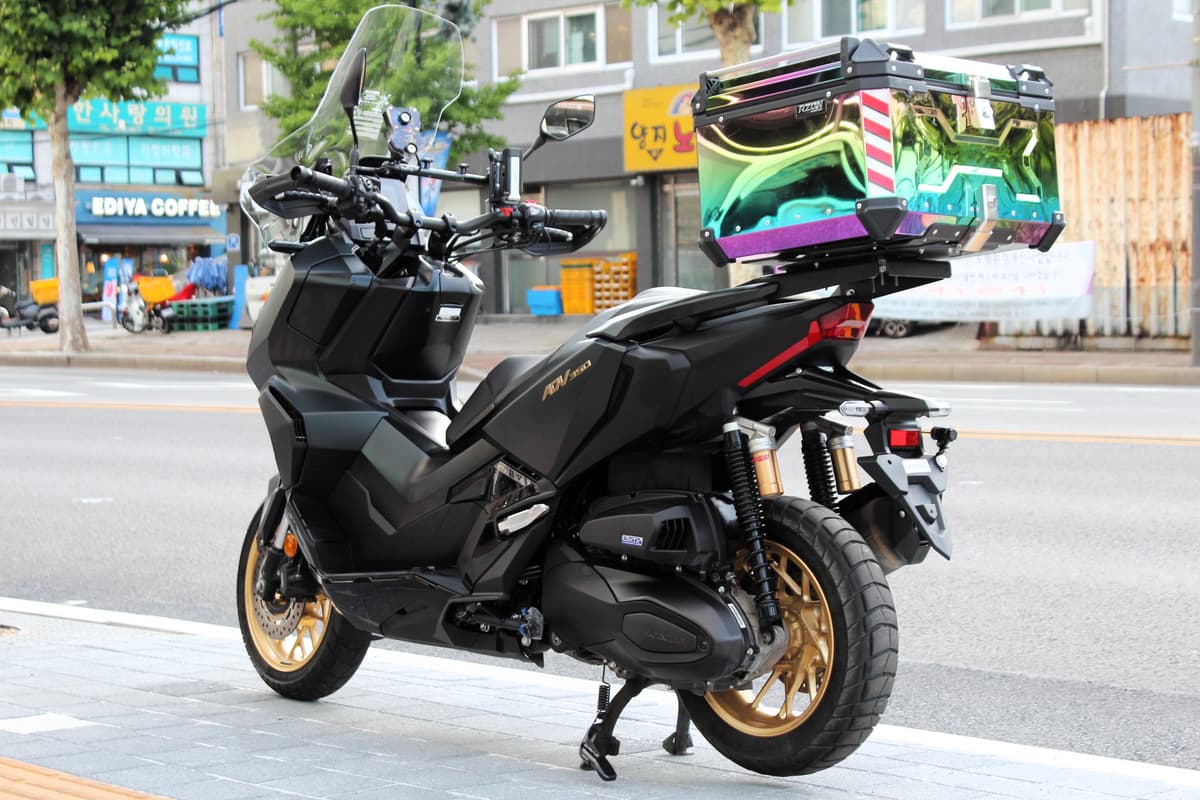 혼다 ADV 350 13