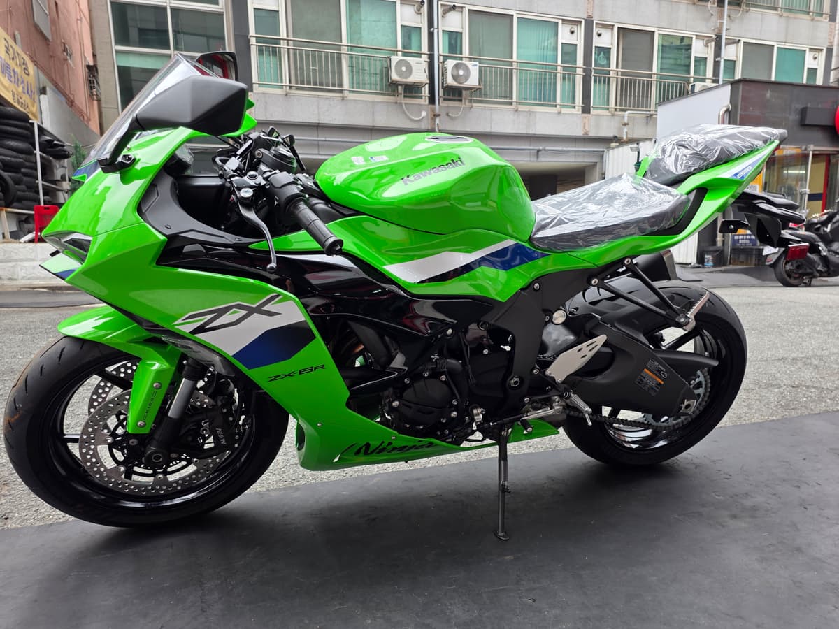 가와사키 닌자 ZX-6R 2