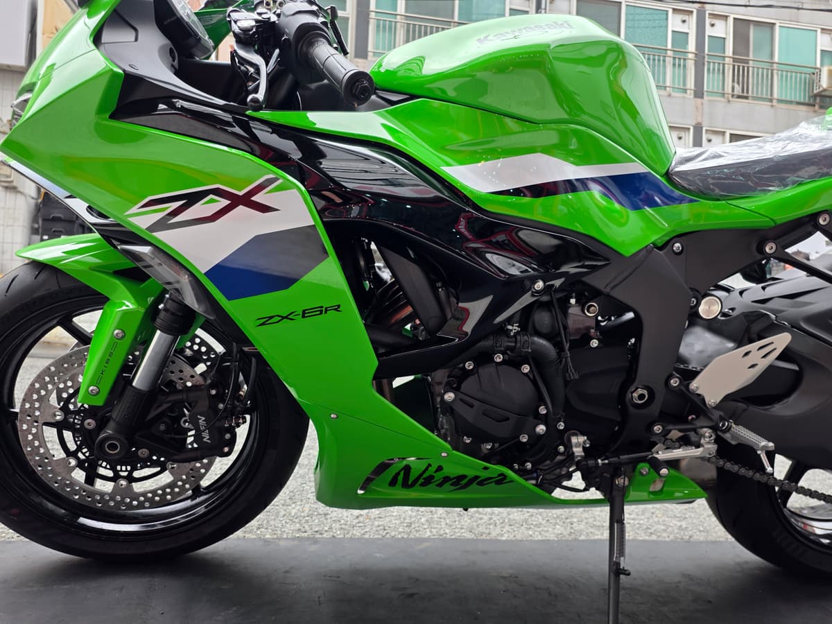 가와사키 닌자 ZX-6R 3