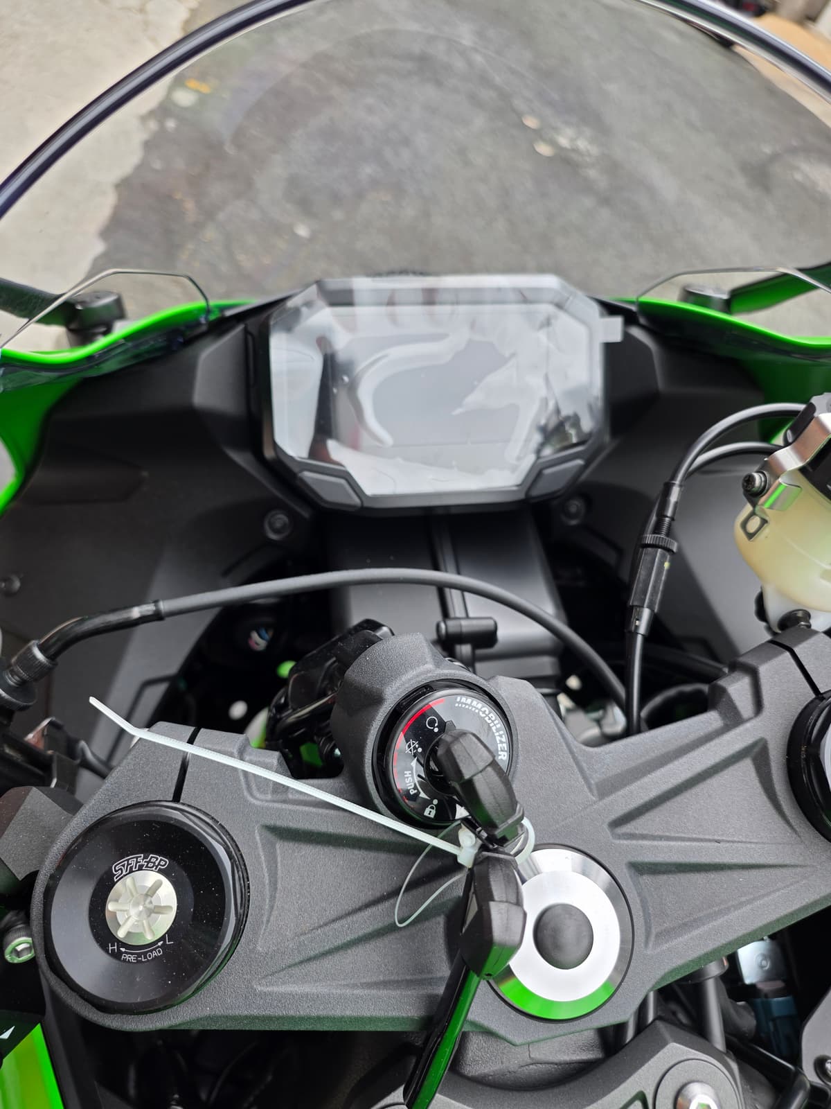 가와사키 닌자 ZX-6R 4