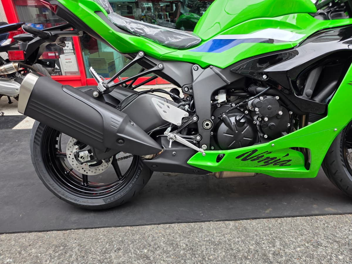 가와사키 닌자 ZX-6R 9