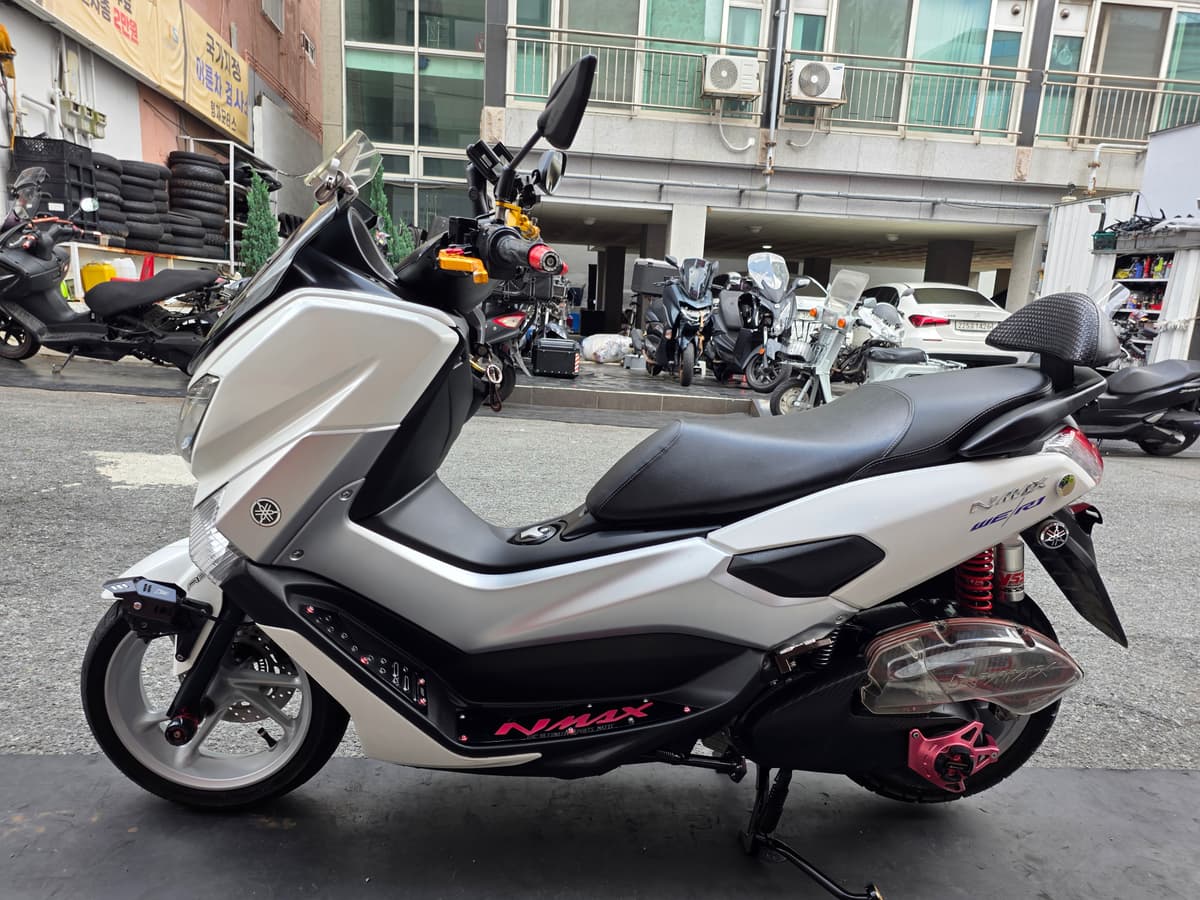 야마하 NMAX 125 10