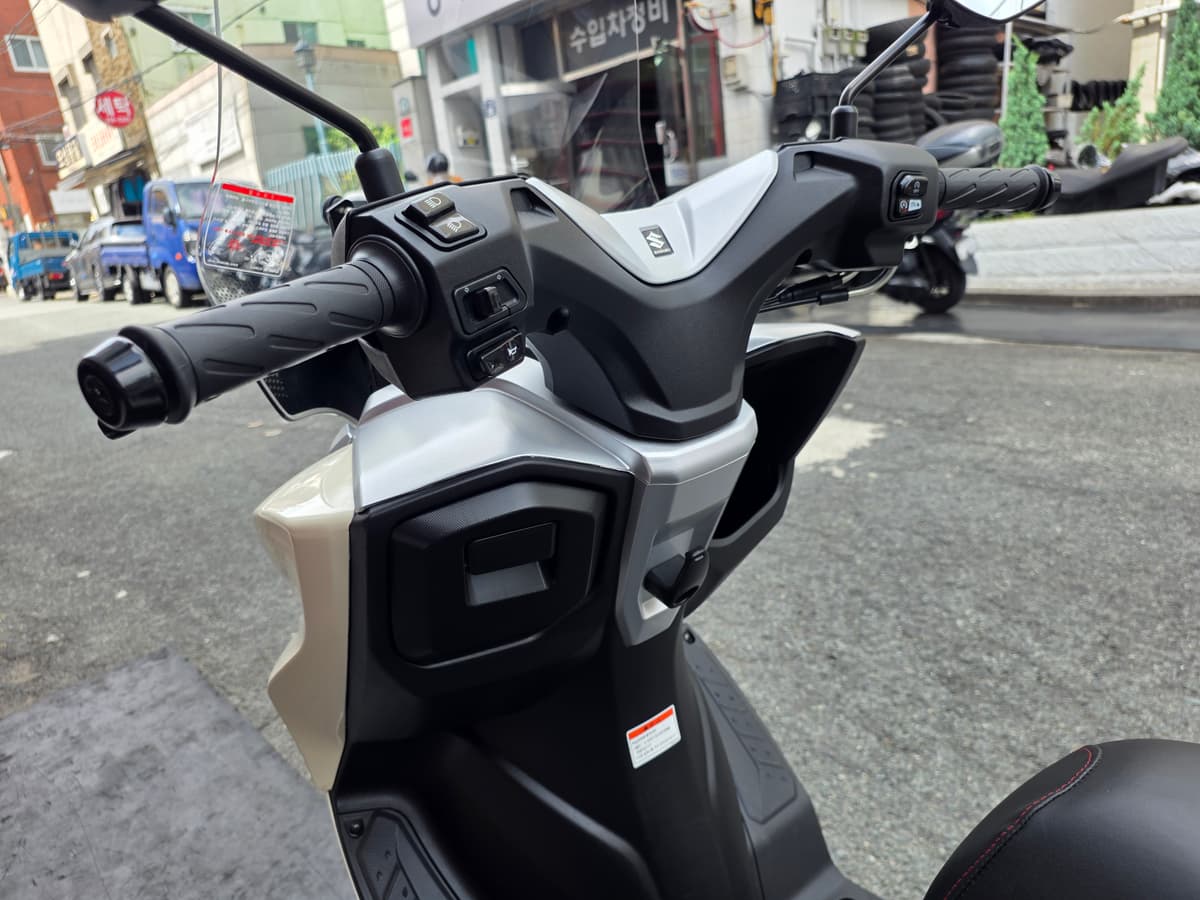 스즈키 버그만 스트리트 125 EX 6