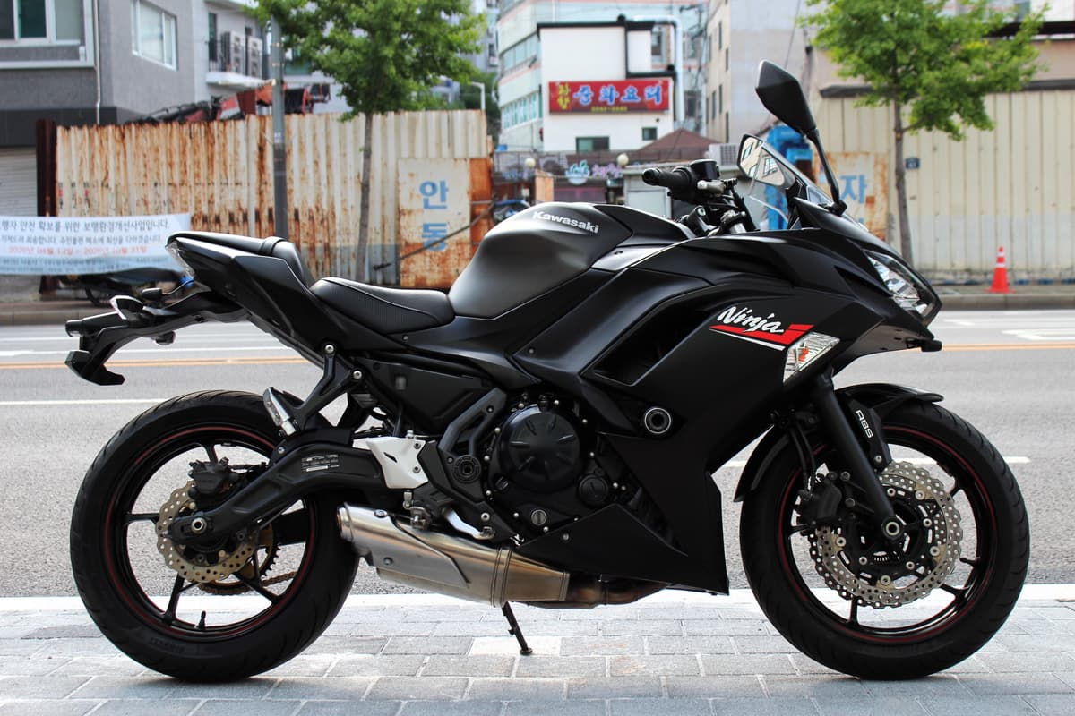 가와사키 닌자 650 ABS 1