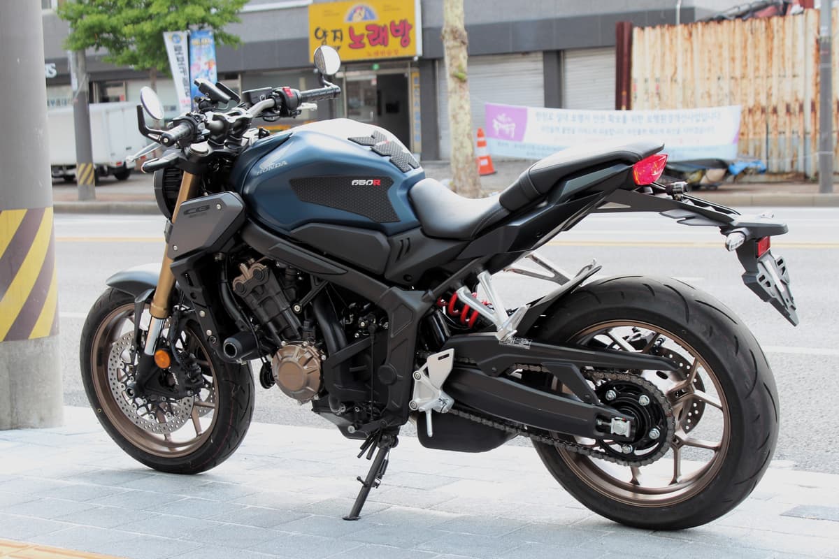 혼다 CB 650 R 4