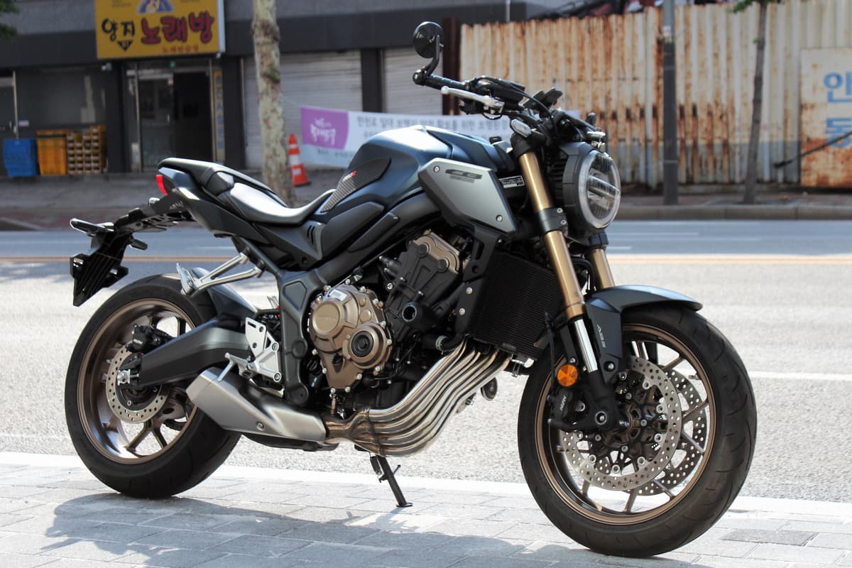 혼다 CB 650 R 17