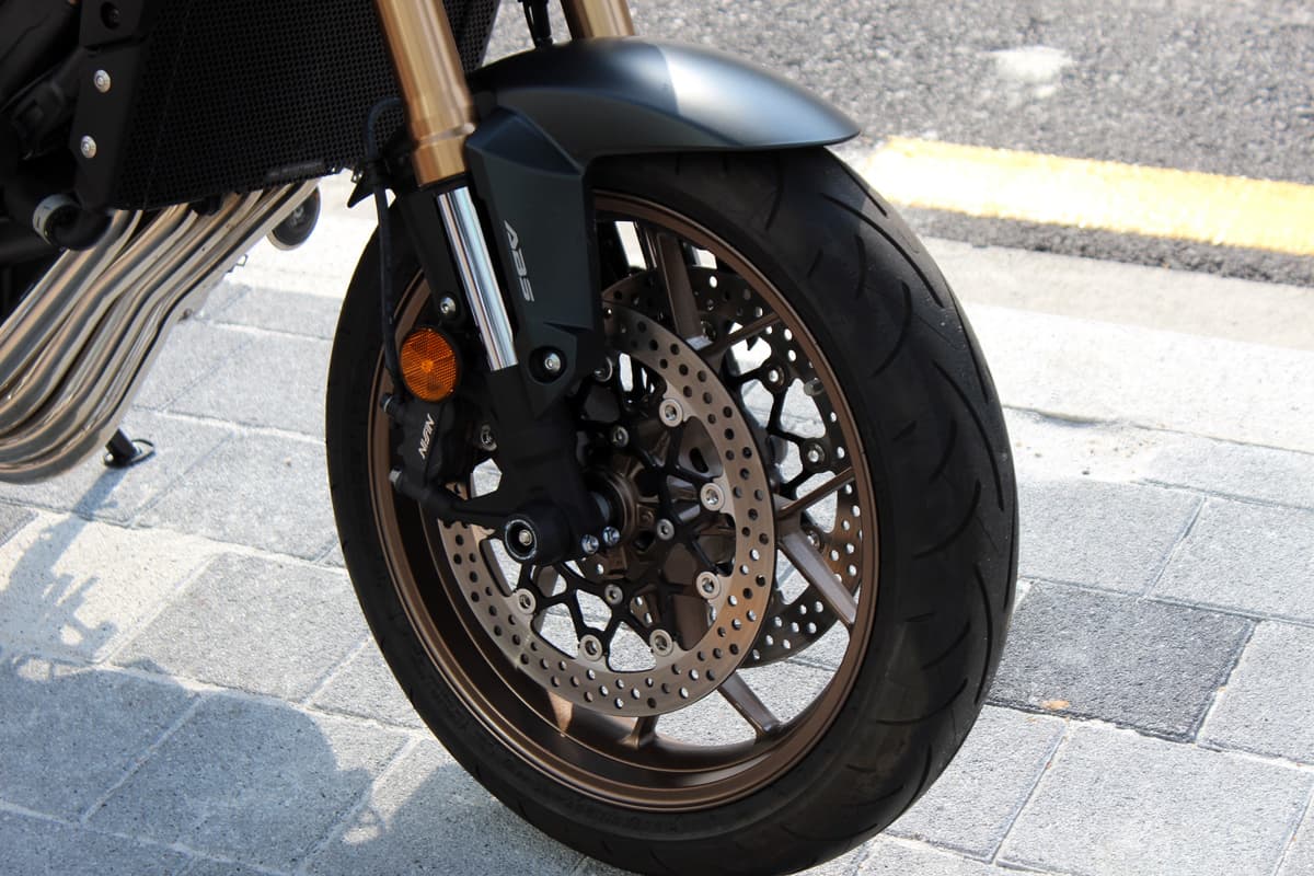 혼다 CB 650 R 19