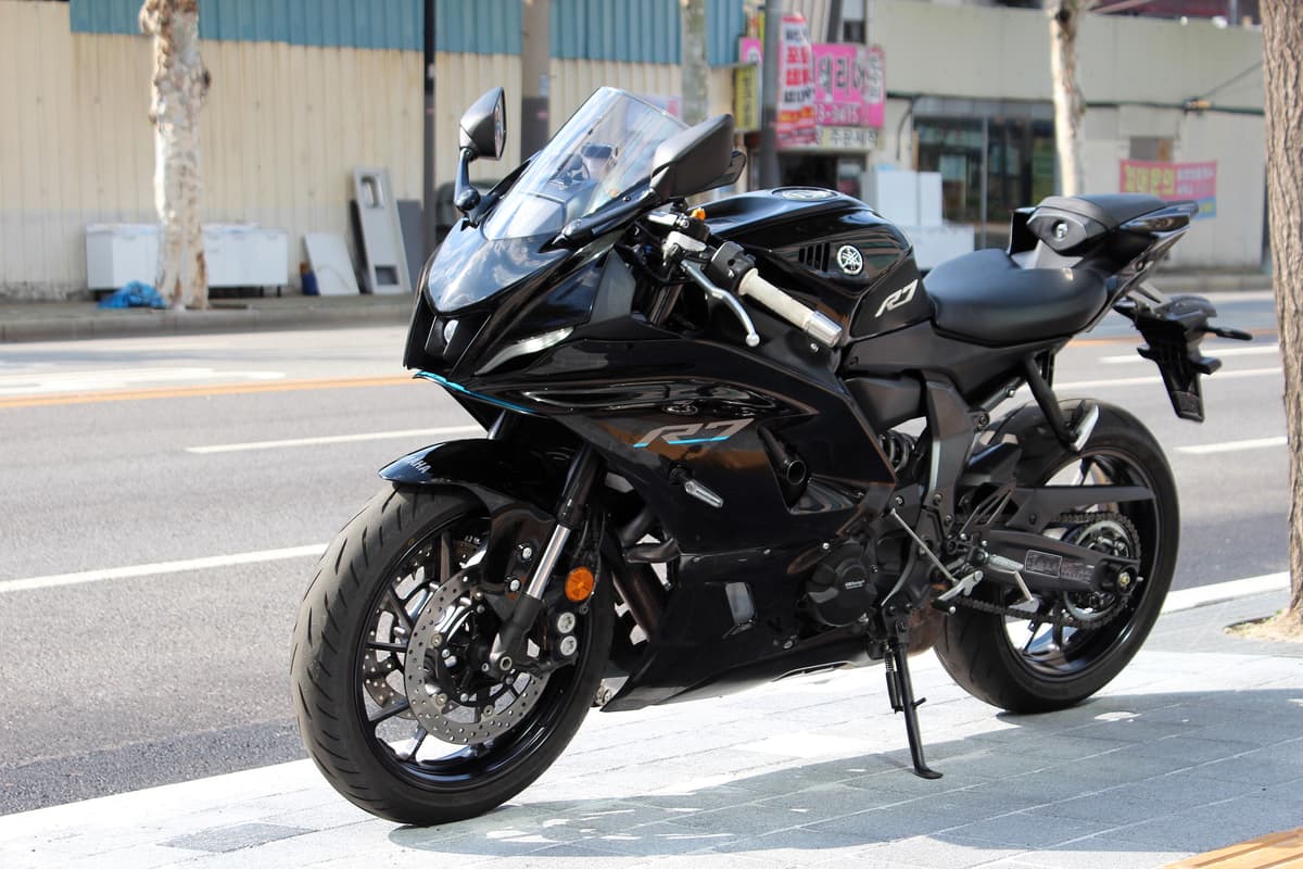 야마하 YZF R7 2