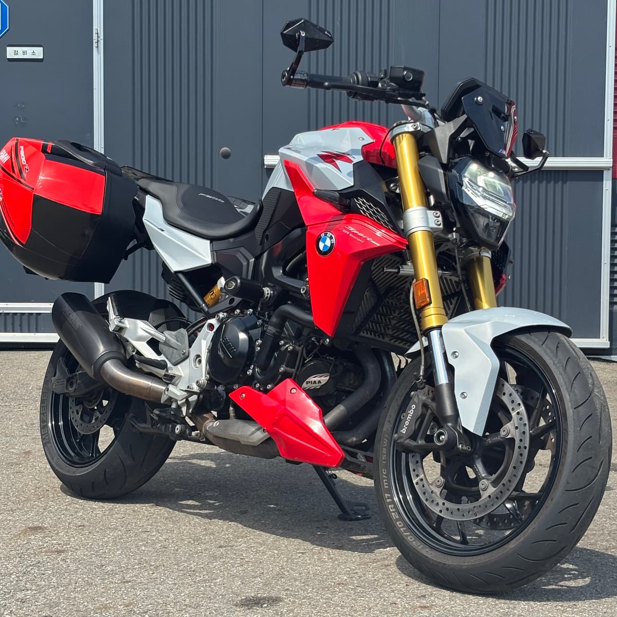 BMW F 900 R 1