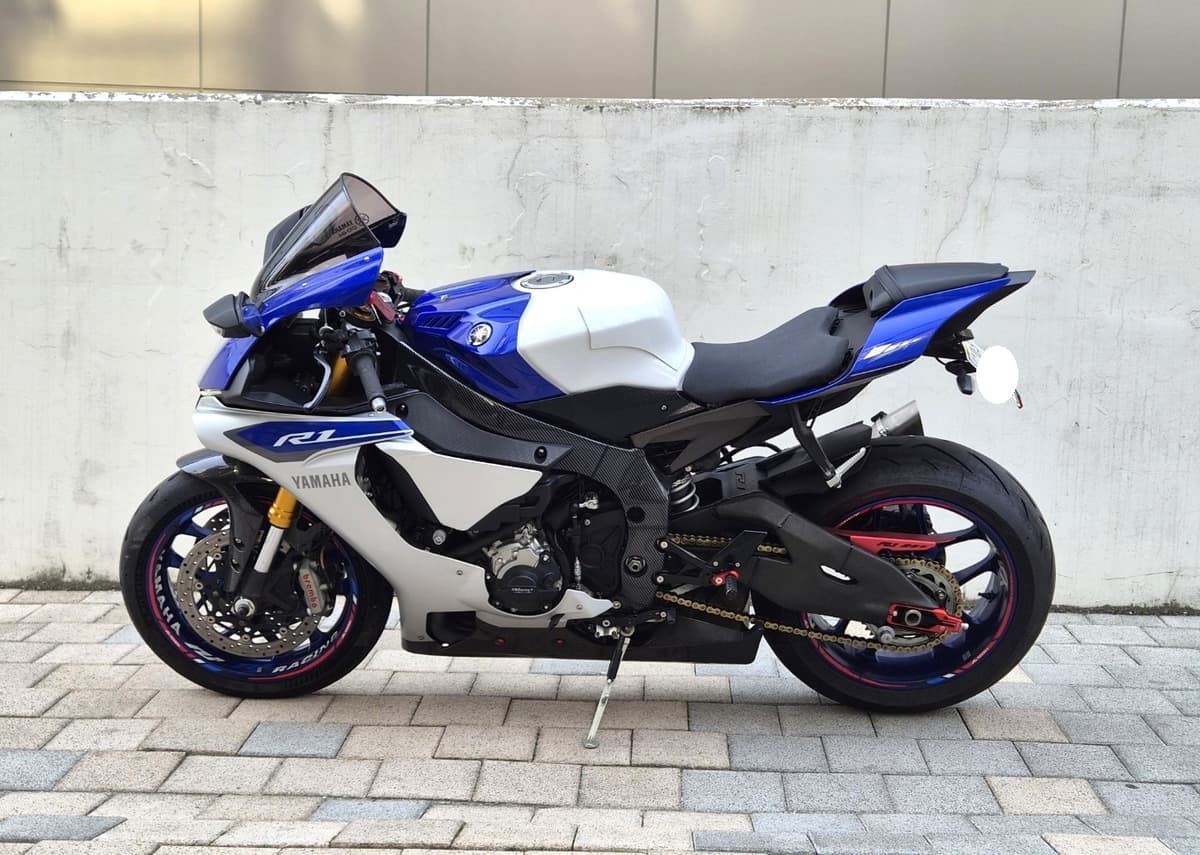 야마하 YZF R1 7