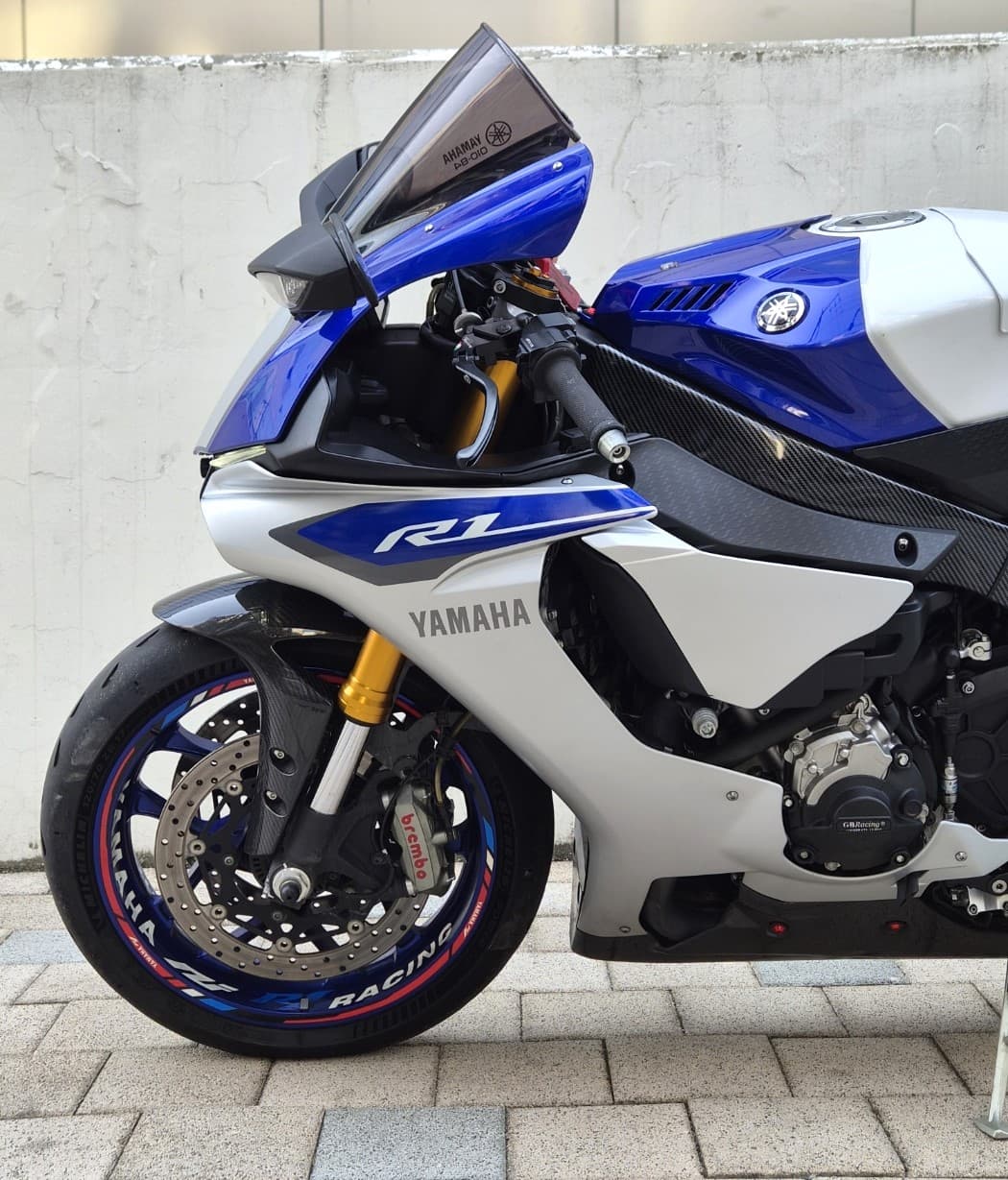 야마하 YZF R1 8