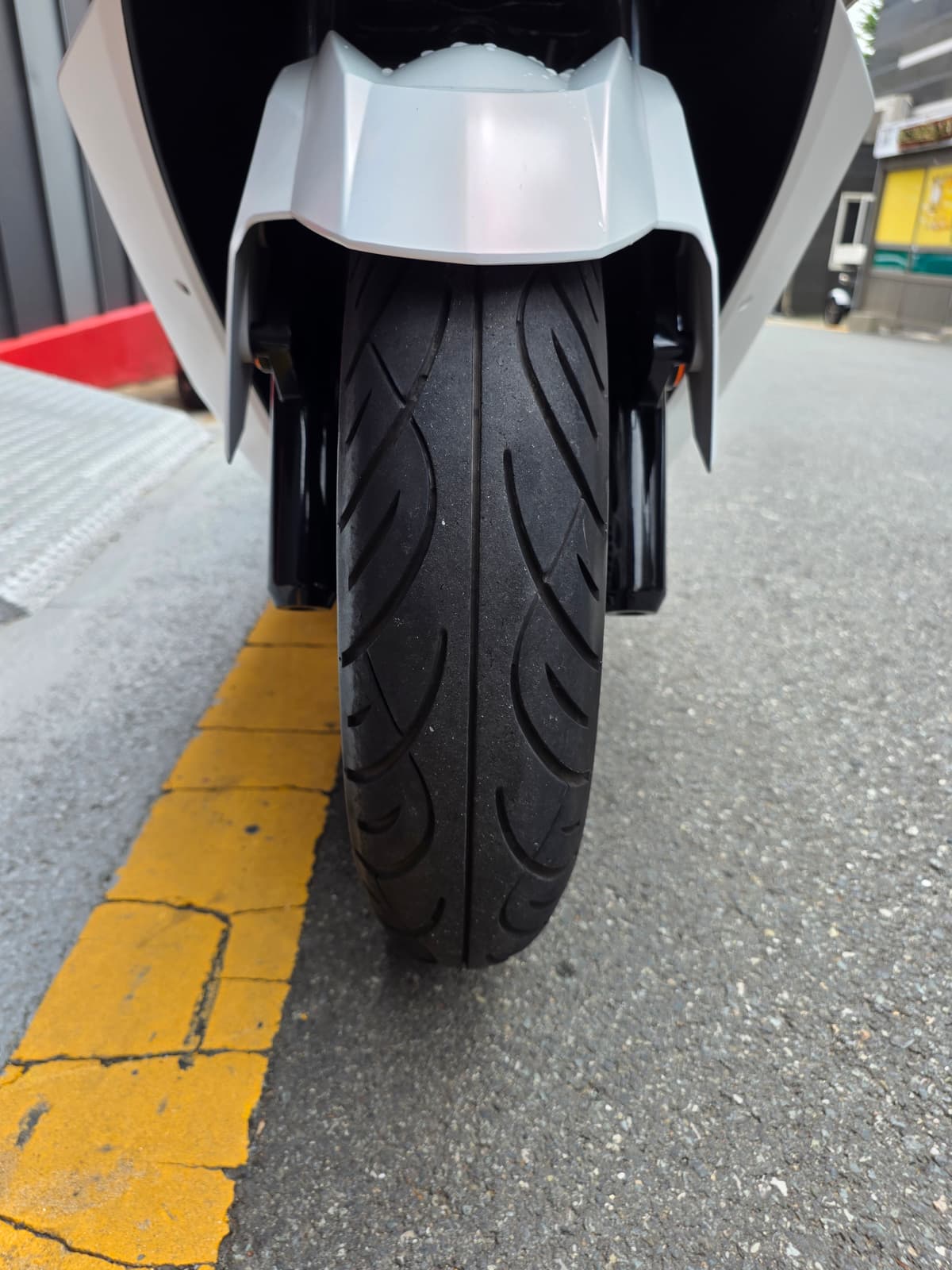 SYM 크루심 300 알파 ABS 9