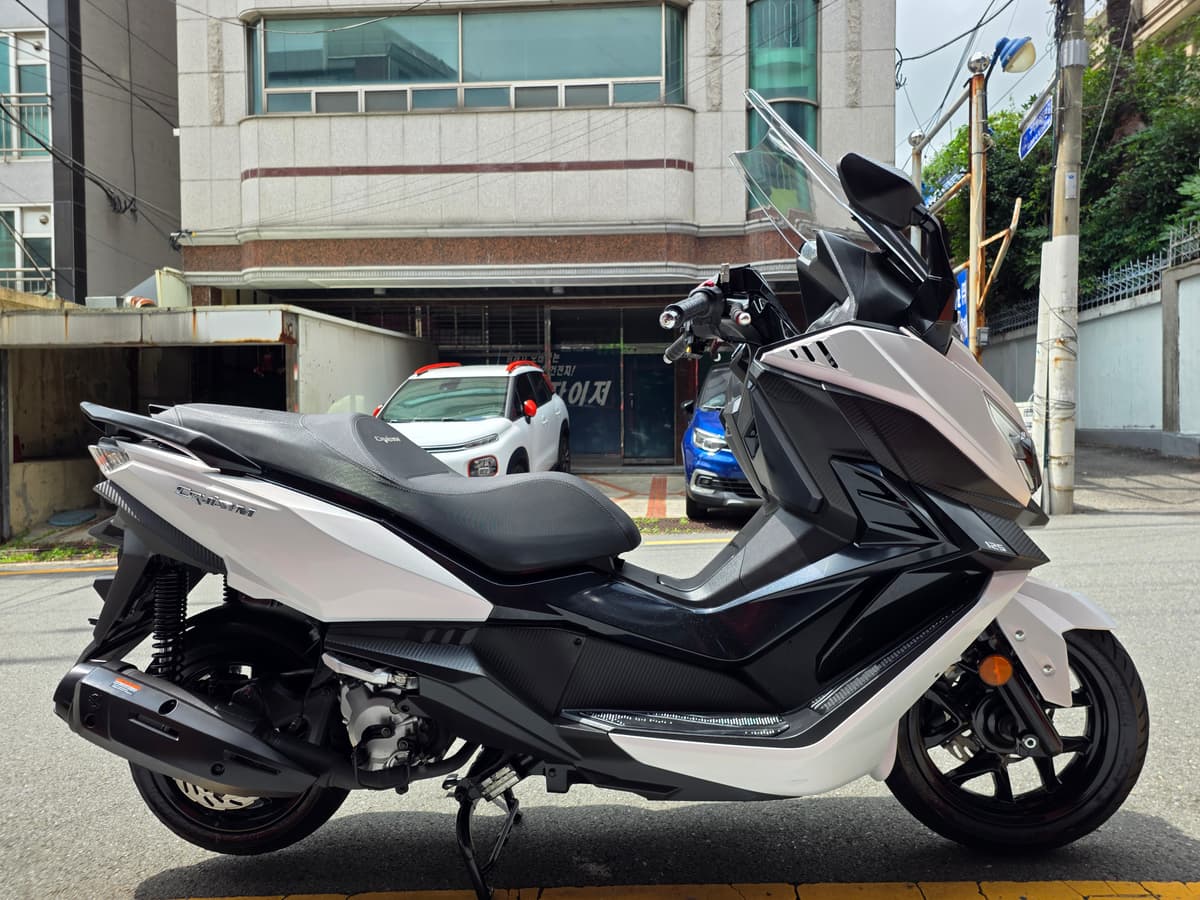 SYM 크루심 300 알파 ABS 18