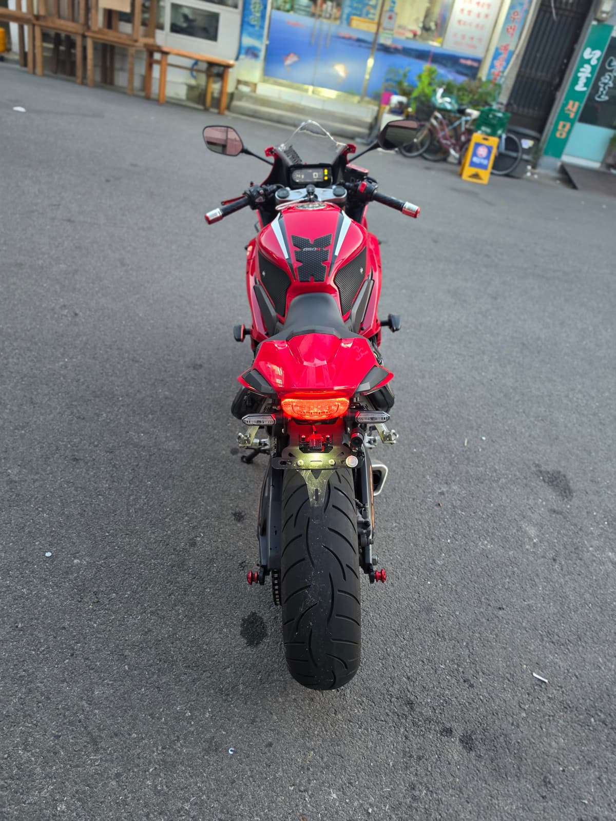 혼다 CBR 650 R MT 4