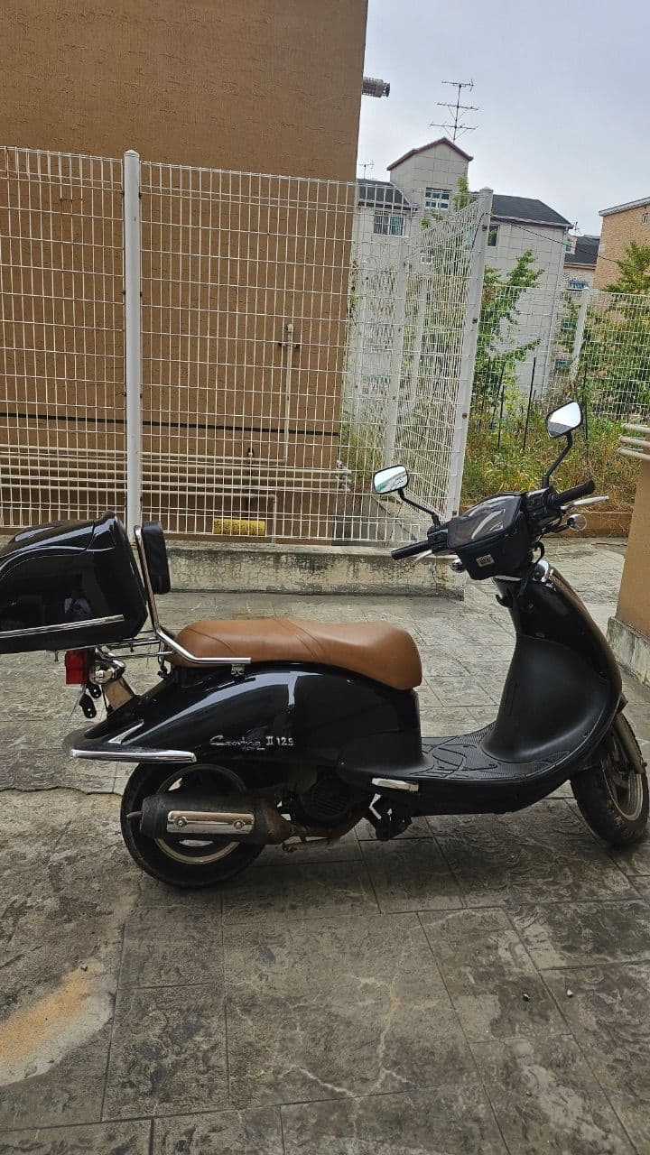 케이앤씨모터스 뉴 카빙 II 125 2