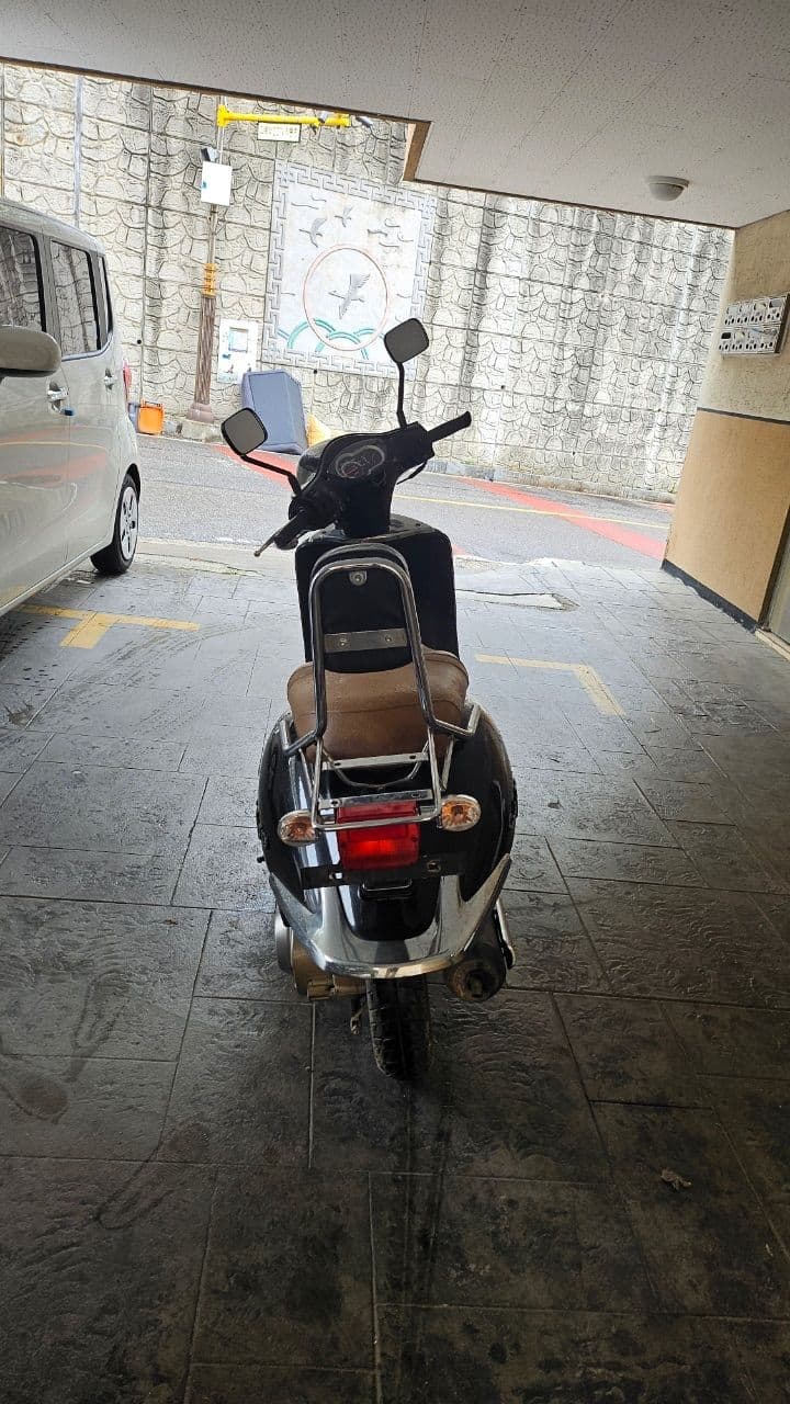 케이앤씨모터스 뉴 카빙 II 125 4