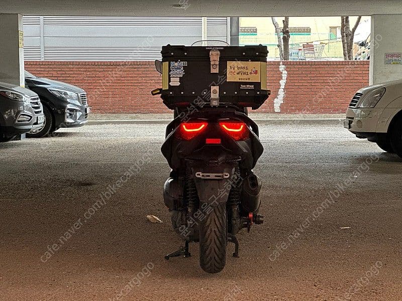 야마하 XMAX 300 ABS 7