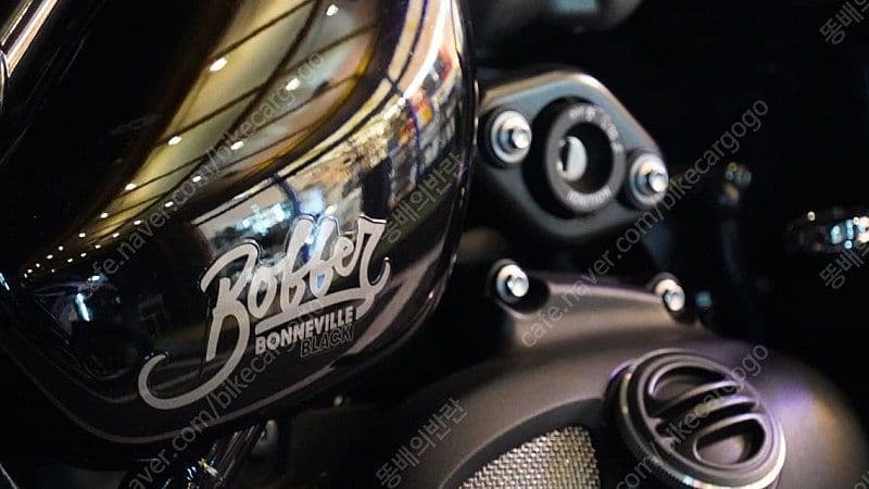 트라이엄프 본네빌 바버 블랙 more