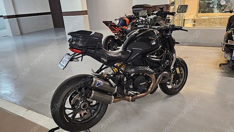 두카티 몬스터 1200 R 4