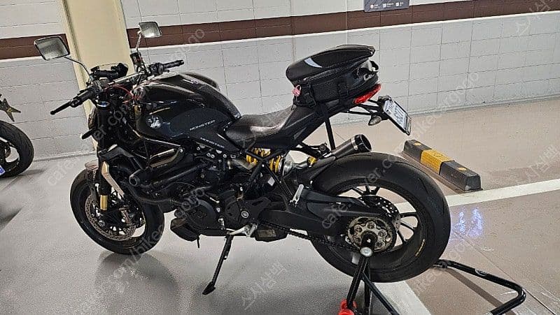 두카티 몬스터 1200 R 3