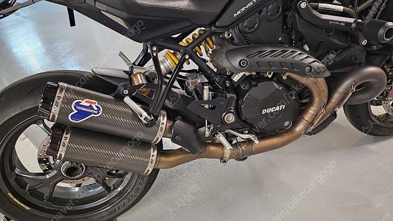 두카티 몬스터 1200 R 5