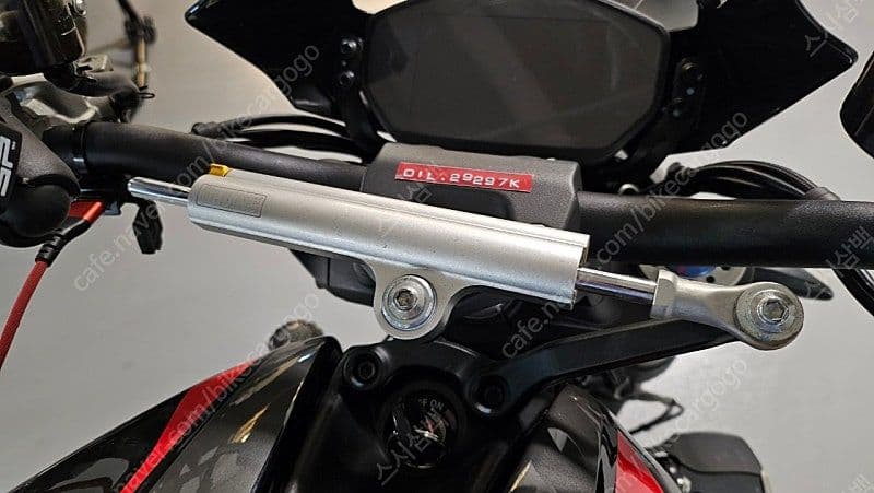 두카티 몬스터 1200 R more