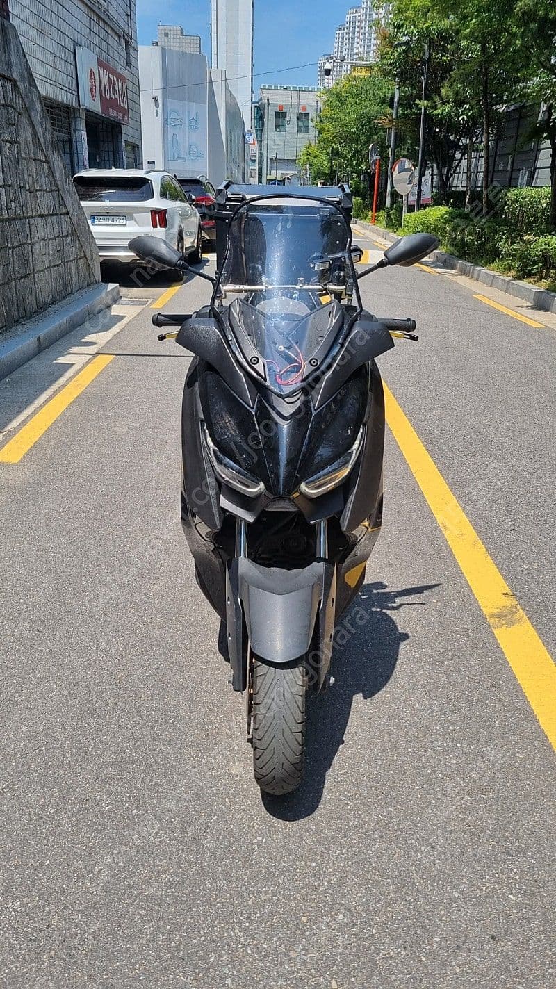 야마하 XMAX 300 ABS 1