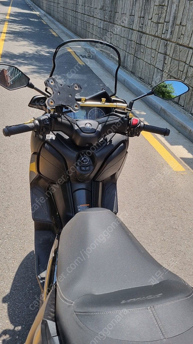 야마하 XMAX 300 ABS 10