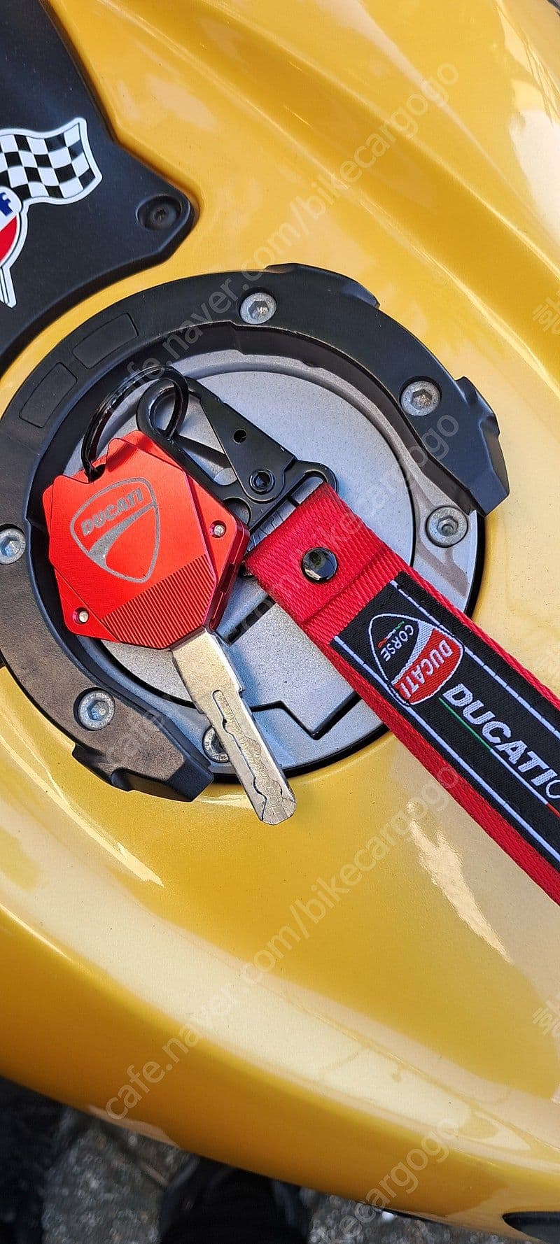 두카티 848 4