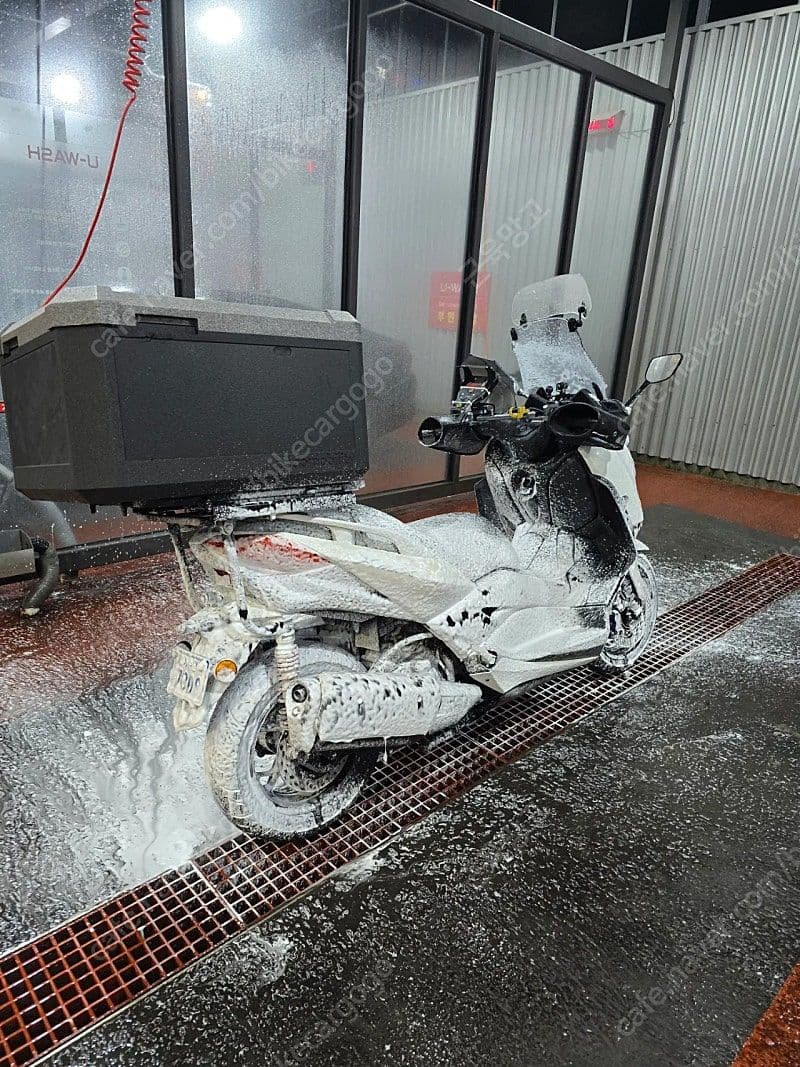 야마하 XMAX 300 ABS 8