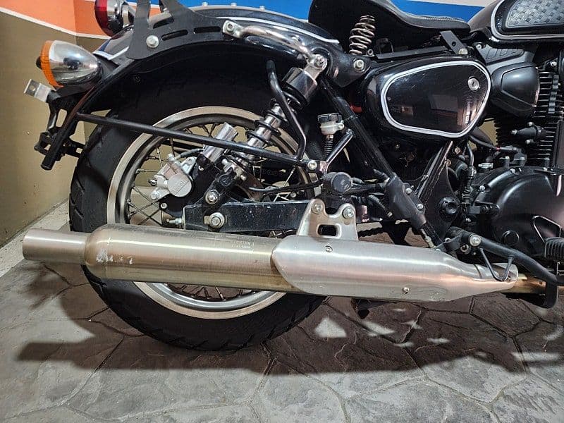 베넬리 임페리알레 400 ABS 8