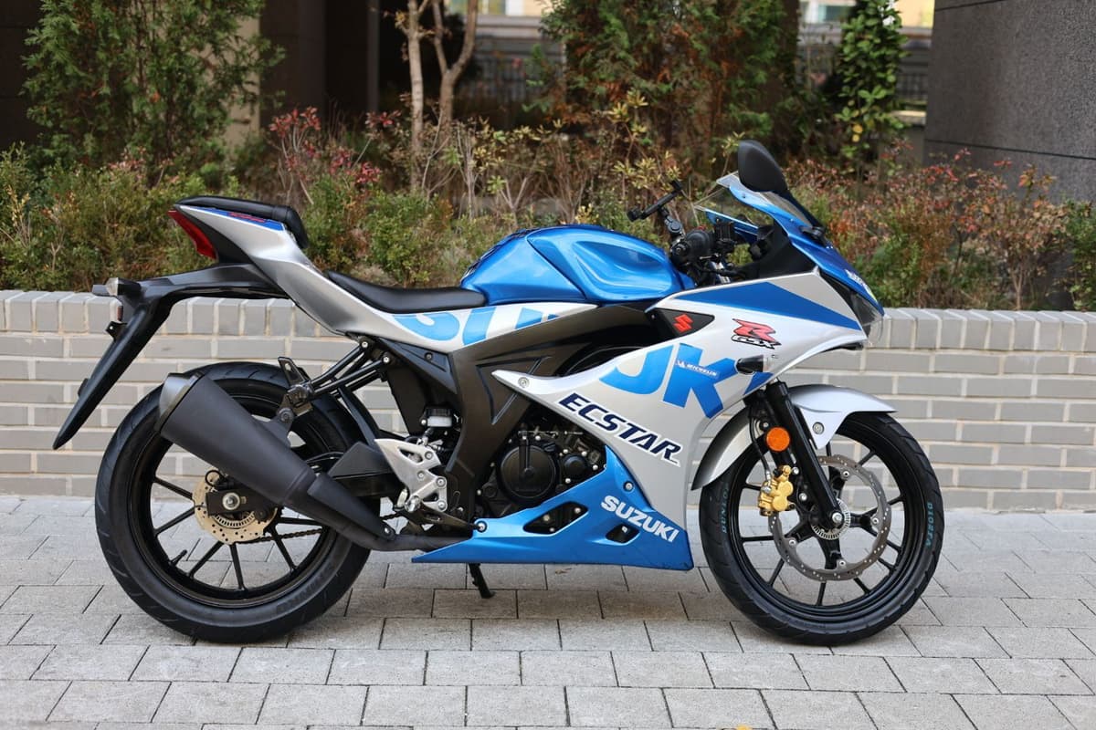 스즈키 GSX R 125 ABS 1