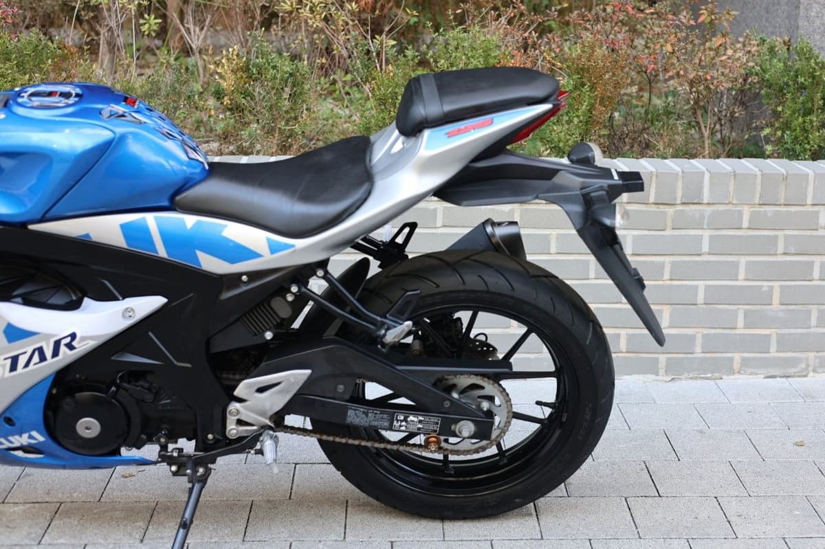 스즈키 GSX R 125 ABS 13