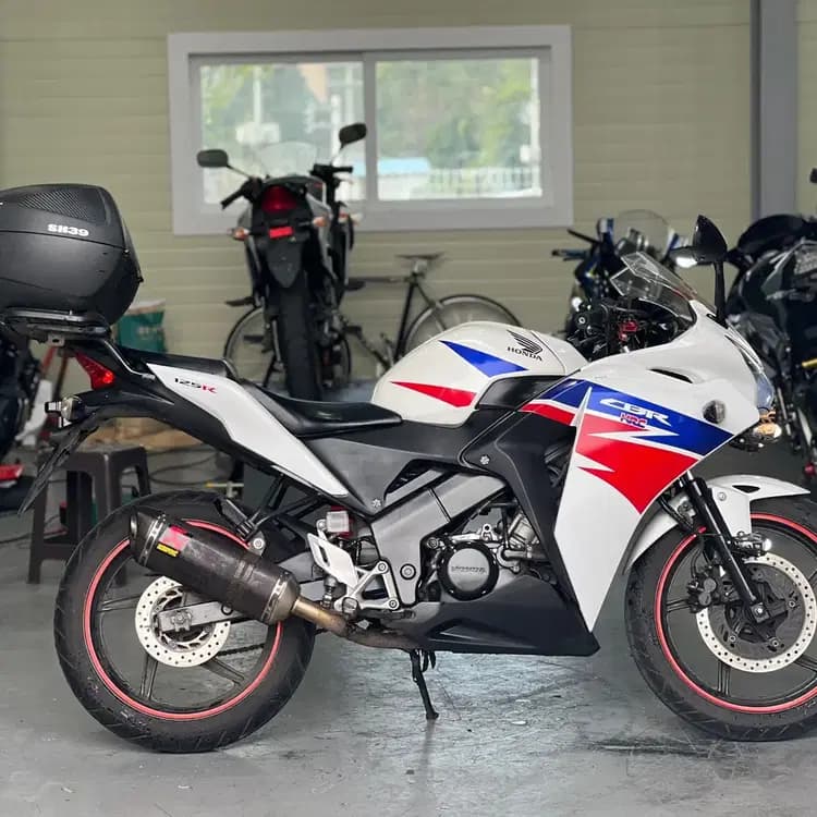 혼다 CBR 125 R 8