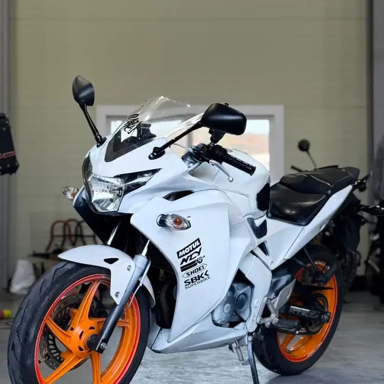 혼다 CBR 125 R 9