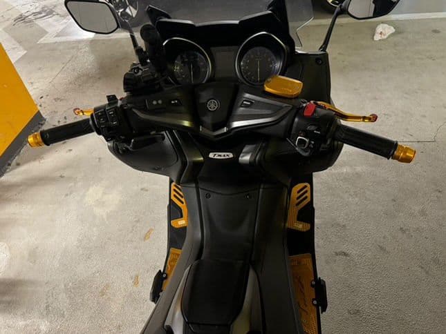 야마하 TMAX 560 3